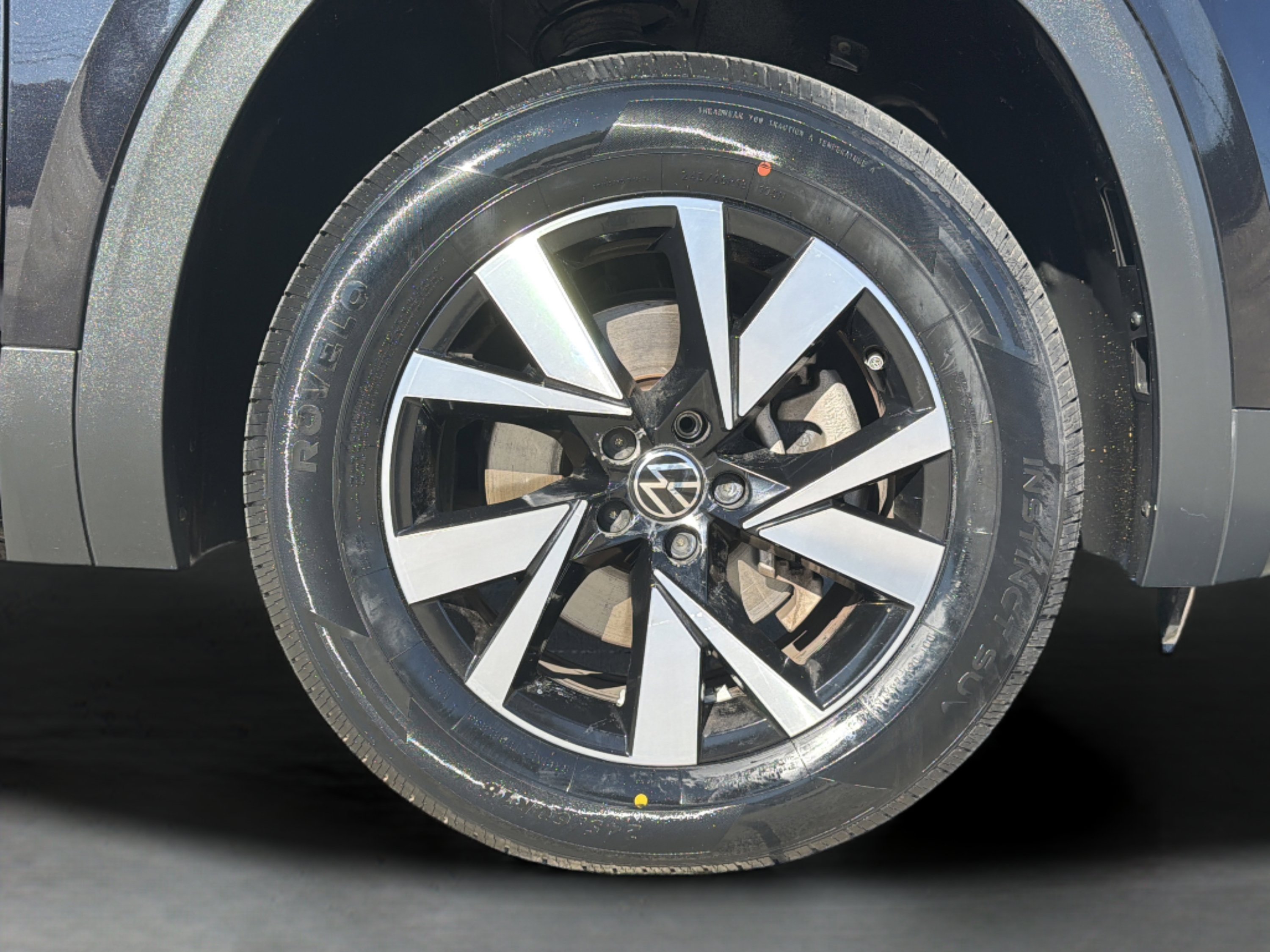 Used 2021 Volkswagen Atlas Cross Sport SE FWD image 9