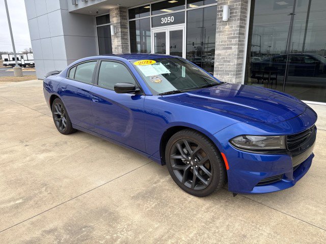 Used 2022 Dodge Charger SXT w/ Blacktop Package RWD image 1