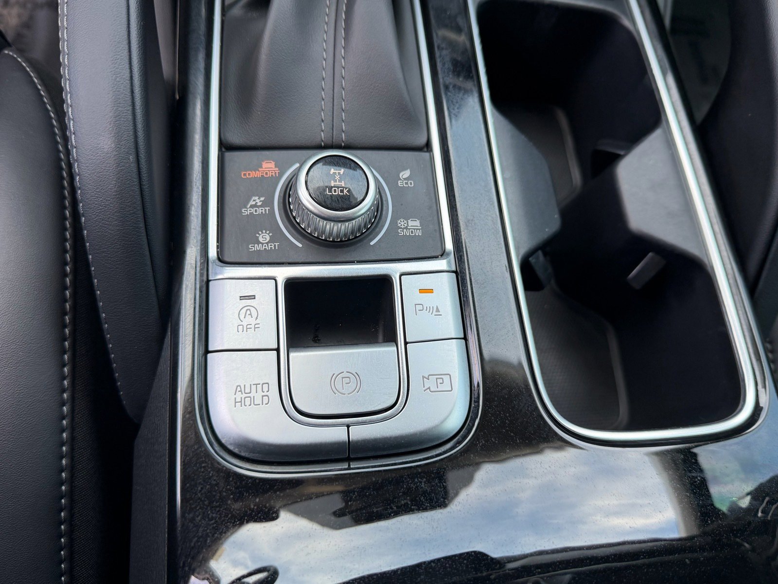 Used 2025 Kia Telluride SX Prestige image 32