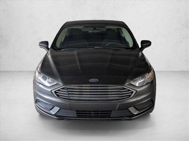 Used 2018 Ford Fusion SE FWD image 2