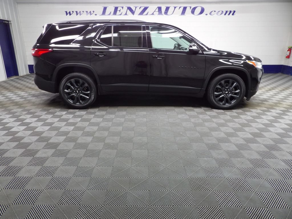 Used 2021 Chevrolet Traverse RS w/ LPO, Floor Liner Package AWD/4WD image 2