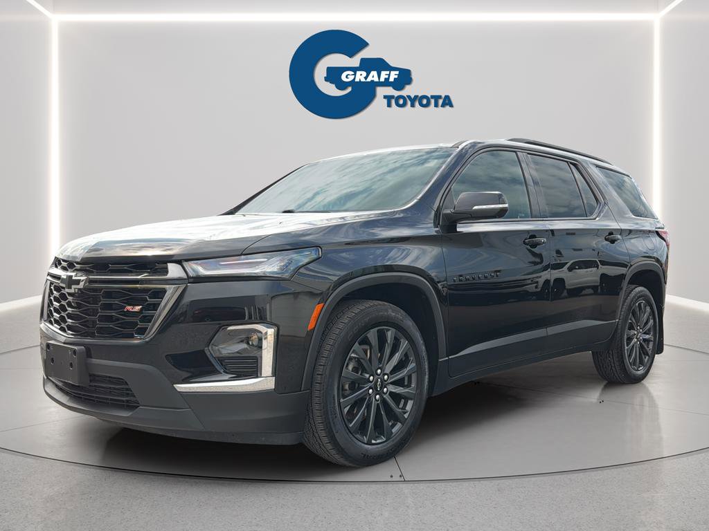 Used 2023 Chevrolet Traverse RS image 2