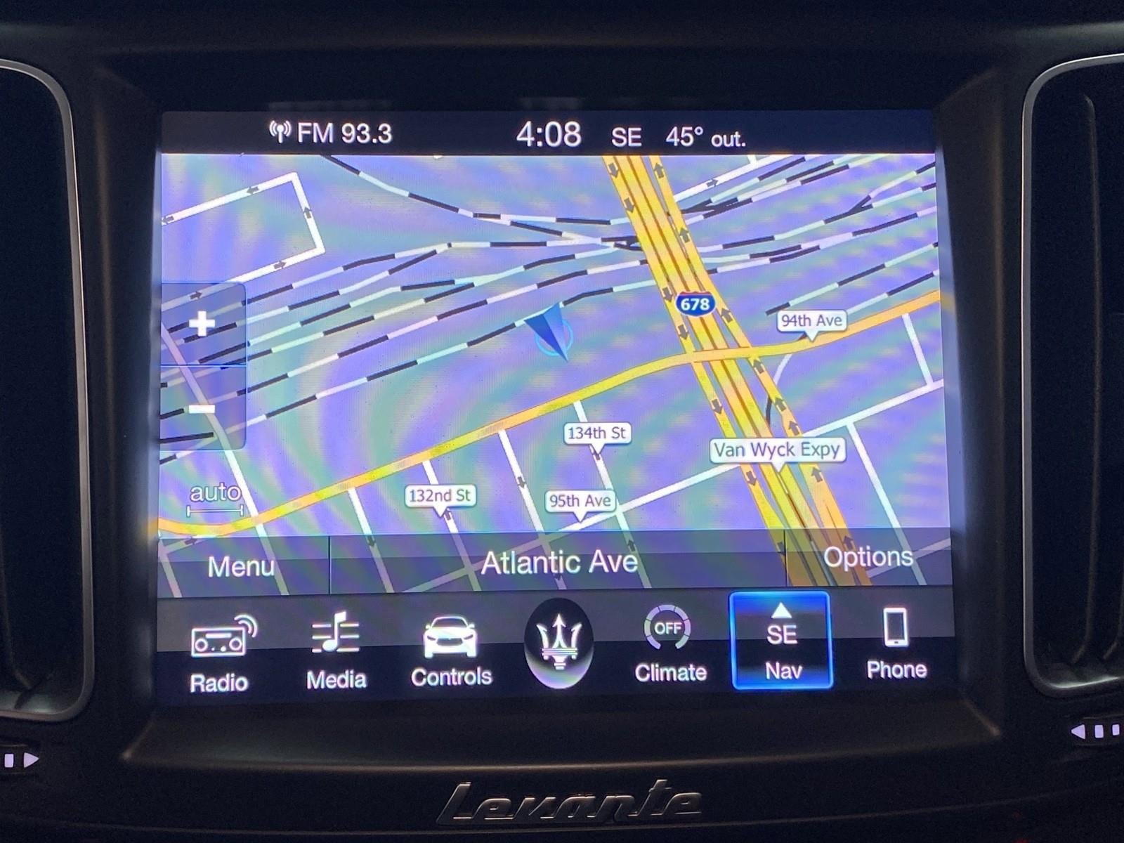 Used 2018 Maserati Levante image 27