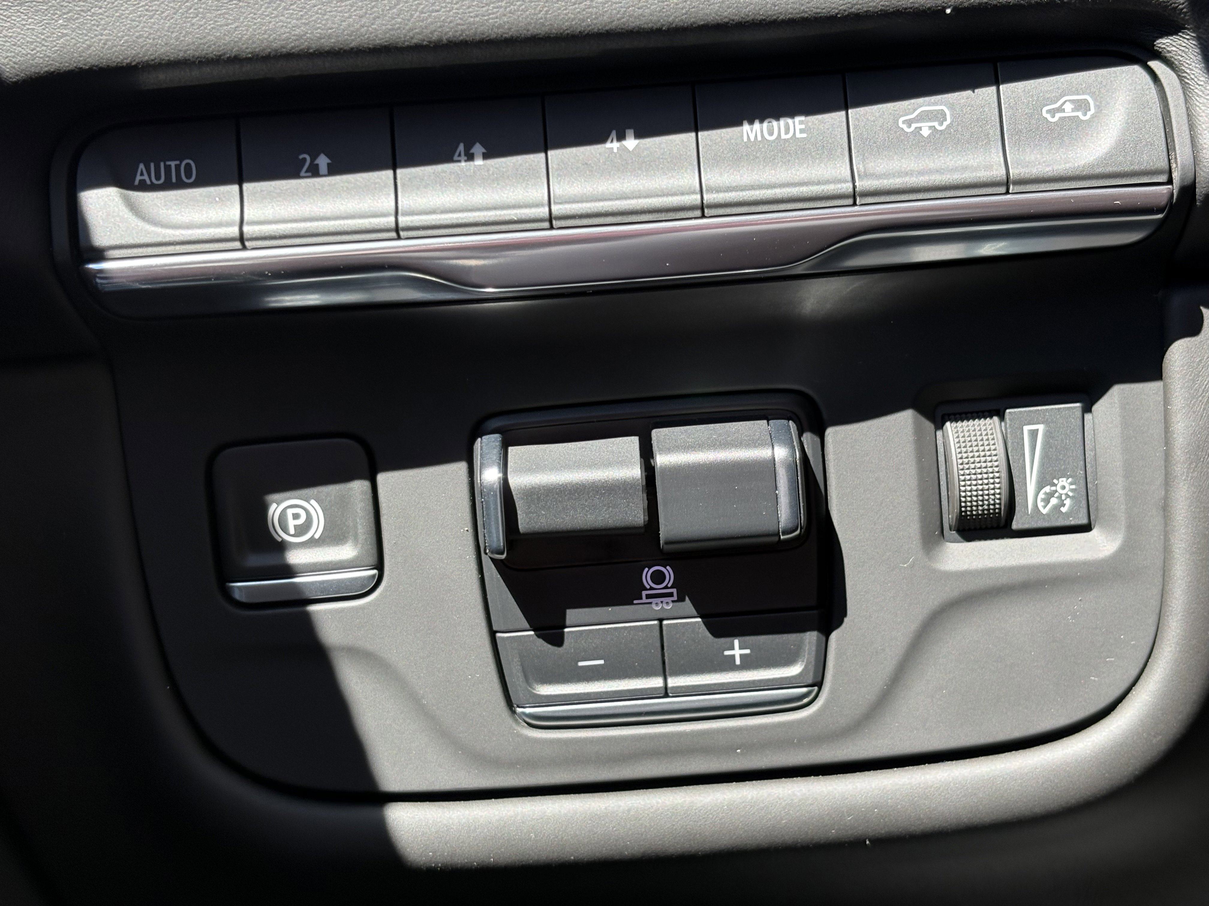 Certified 2025 Cadillac Escalade Premium Luxury Platinum AWD/4WD image 33