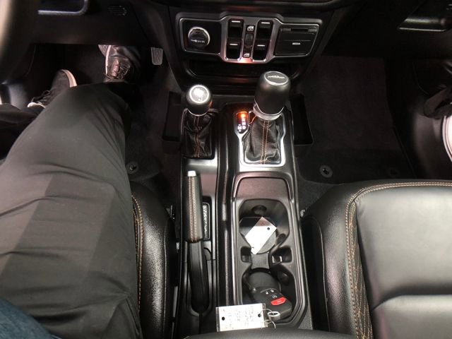 Used 2023 Jeep Gladiator Overland image 16