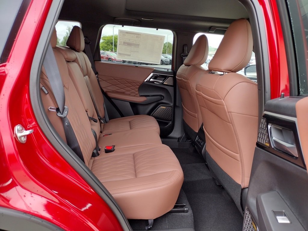 New 2025 Mitsubishi Outlander SEL image 10