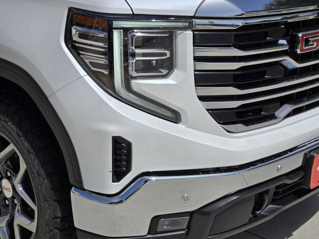 Used 2022 GMC Sierra 1500 SLT AWD/4WD image 9