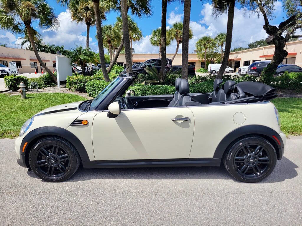 Used 2013 MINI Cooper Convertible image 11