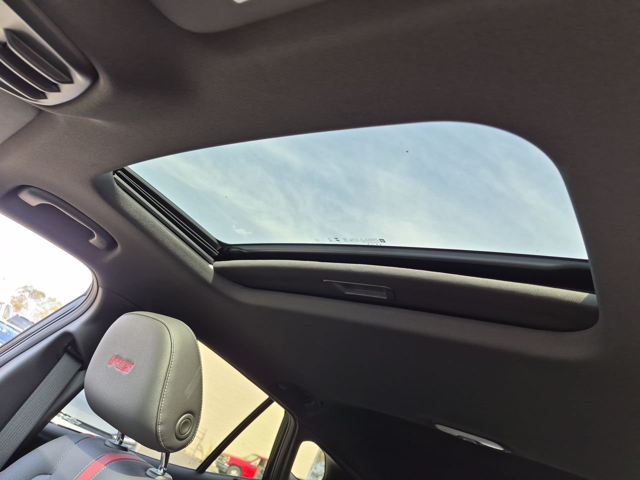 New 2026 Chevrolet Trax RS w/ Sunroof Package FWD image 19