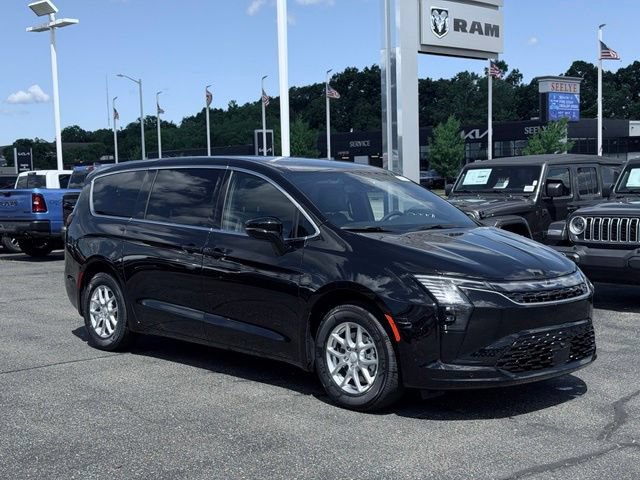 New 2027 Chrysler Pacifica Select FWD image 4