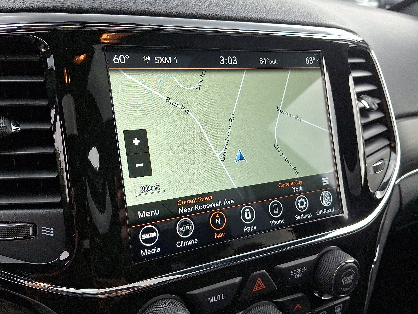 Used 2022 Jeep Grand Cherokee Limited image 19