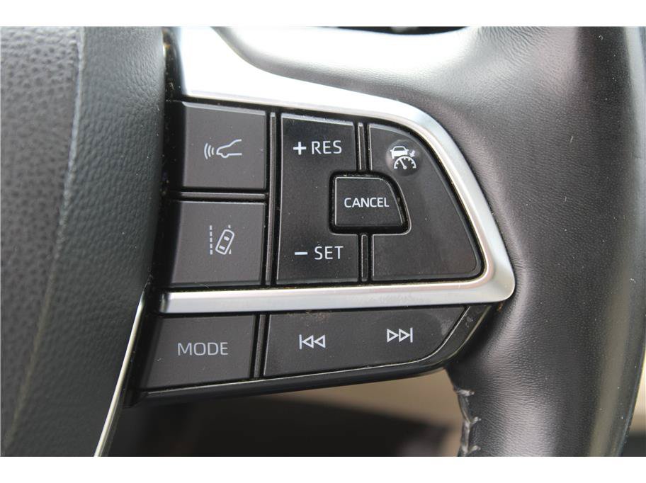 Used 2020 Toyota Highlander Limited AWD/4WD image 22