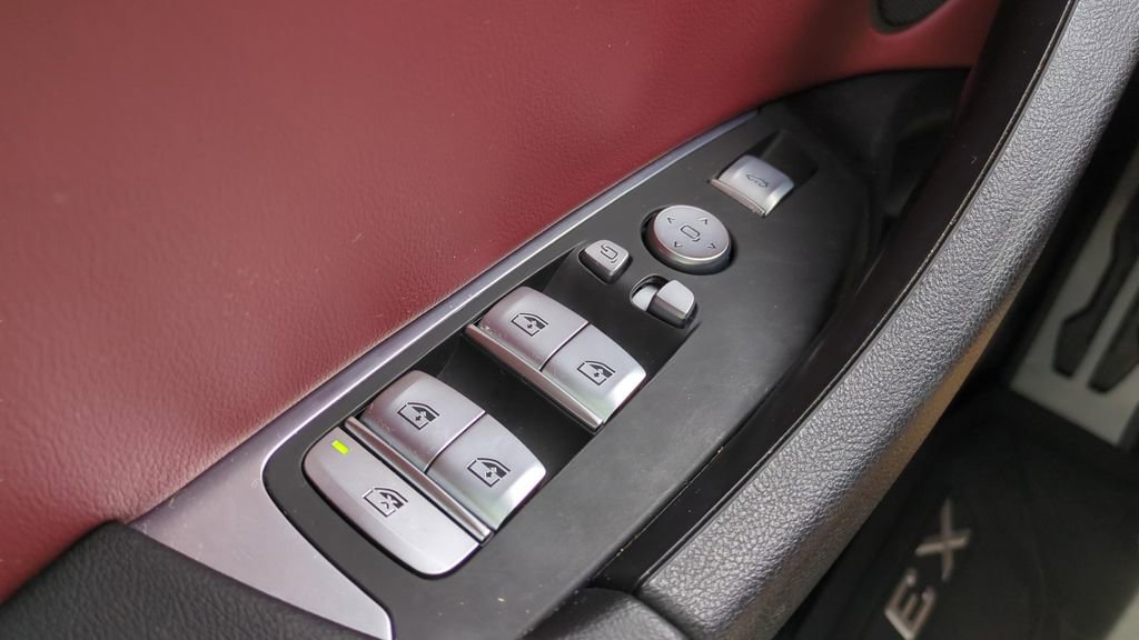 Used 2023 BMW X3 sDrive30i w/ M Sport Package image 21