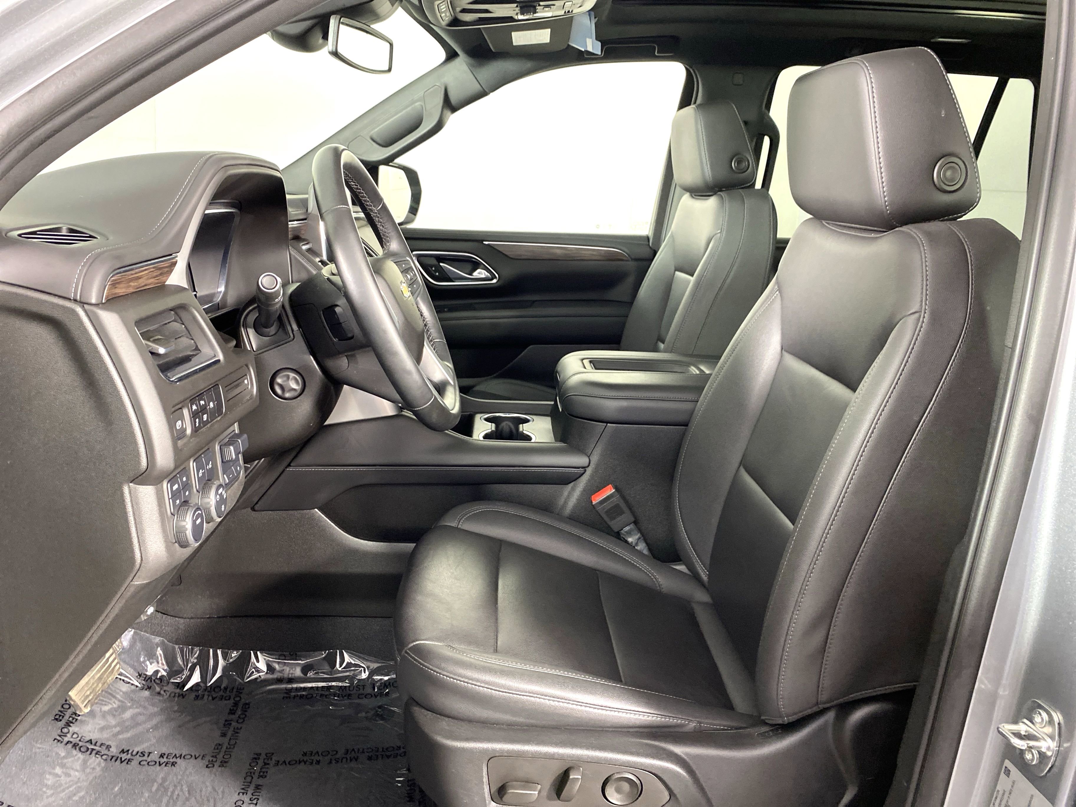 Used 2023 Chevrolet Tahoe LT w/ Luxury Package AWD/4WD image 16