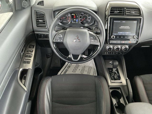 Used 2025 Mitsubishi Outlander Sport SE image 12