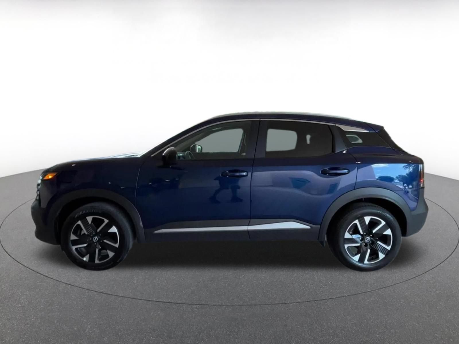 Used 2026 Nissan Kicks SV w/ Cold Weather Package AWD/4WD image 8