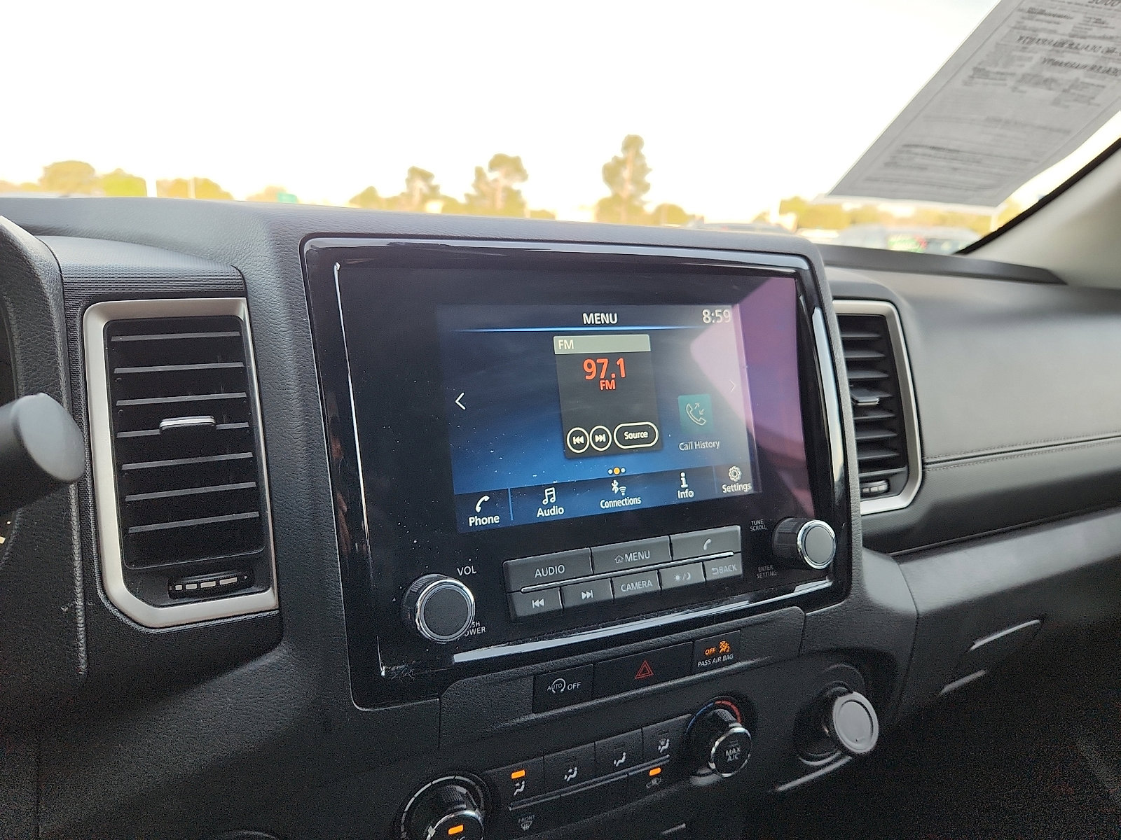 Used 2024 Nissan Frontier SV image 19