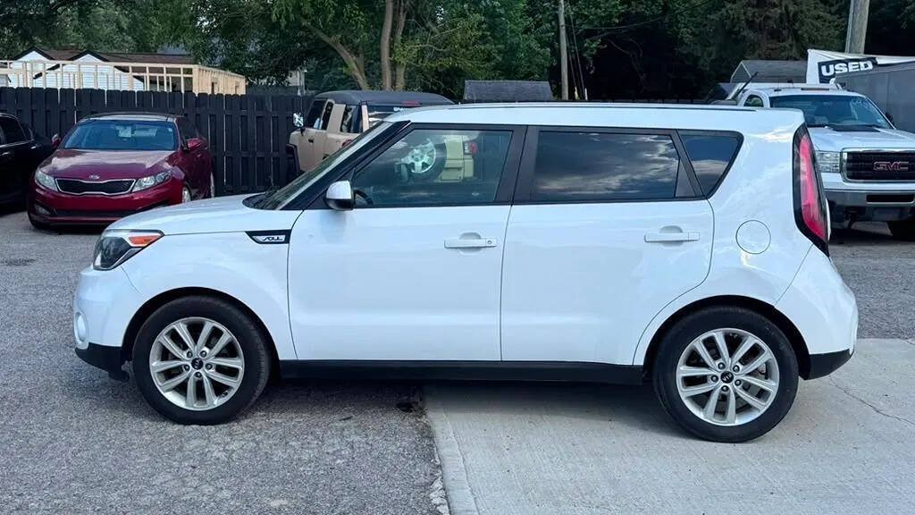 Used 2017 Kia Soul + FWD image 3