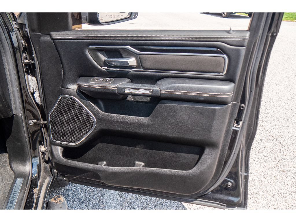 Used 2021 RAM 1500 Laramie w/ Sport Appearance Package AWD/4WD image 17