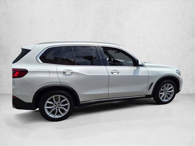 Used 2020 BMW X5 xDrive40i w/ Executive Package AWD/4WD image 4