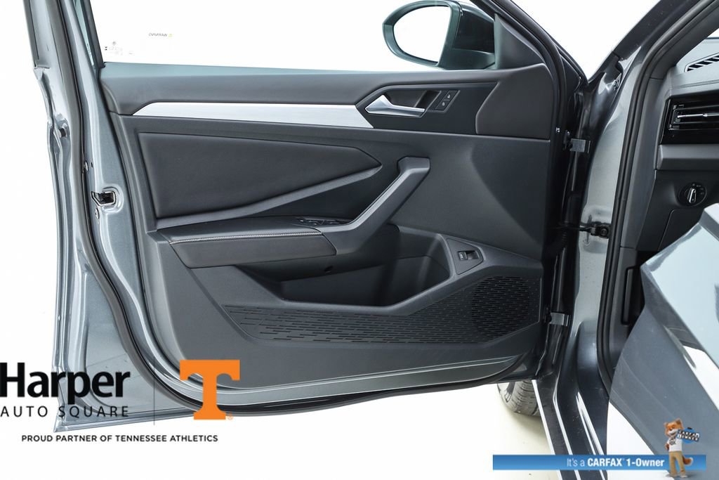 Used 2025 Volkswagen Jetta Sport image 18