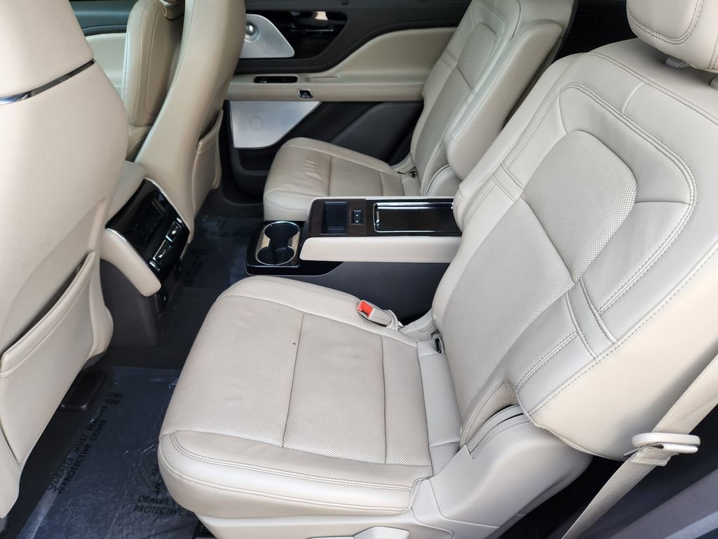 Used 2020 Lincoln Aviator Reserve w/ Equipment Group 202A image 29
