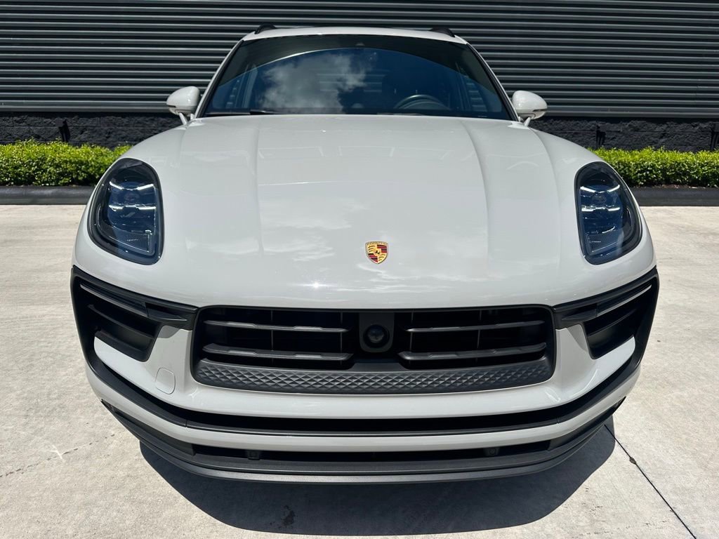 Certified 2023 Porsche Macan AWD/4WD image 8