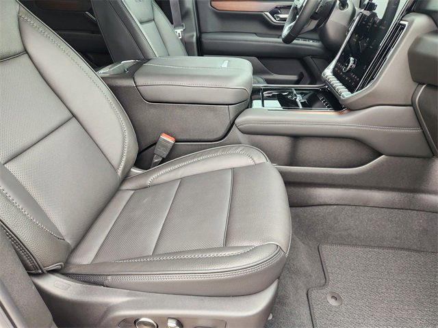 New 2026 GMC Yukon XL Denali w/ Denali Reserve Package image 11