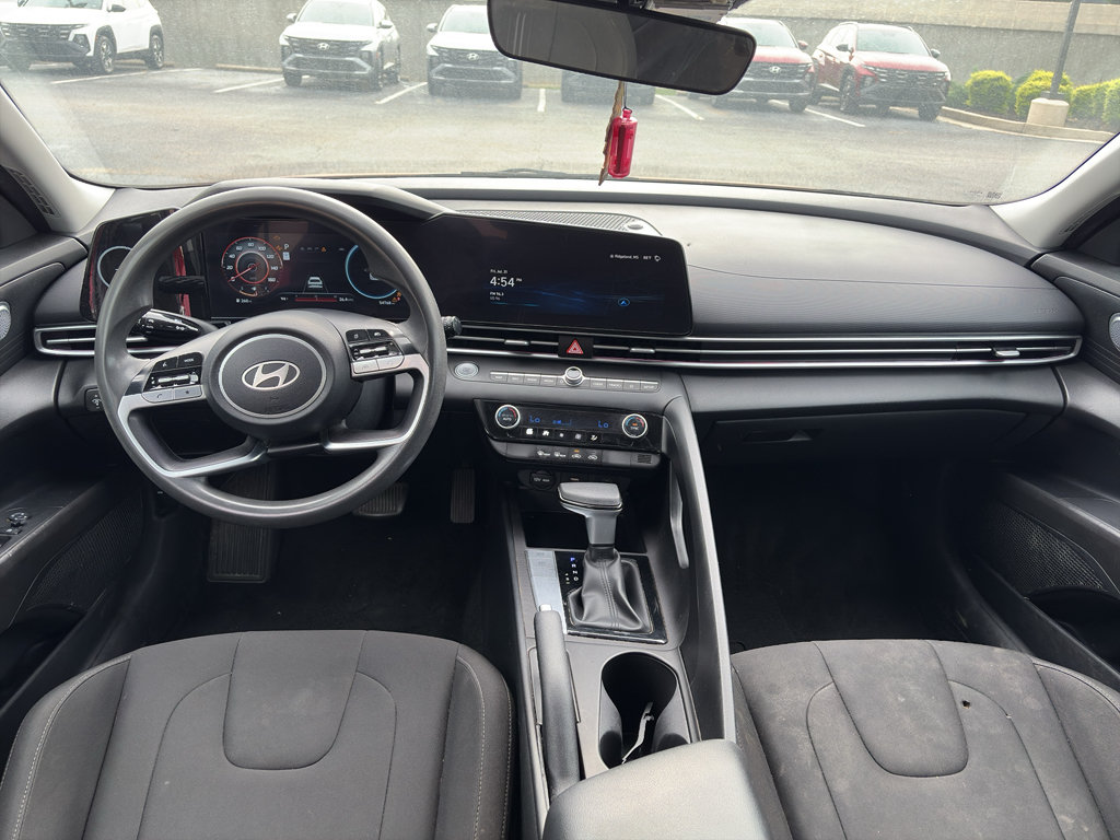 Used 2024 Hyundai Elantra SEL FWD image 9