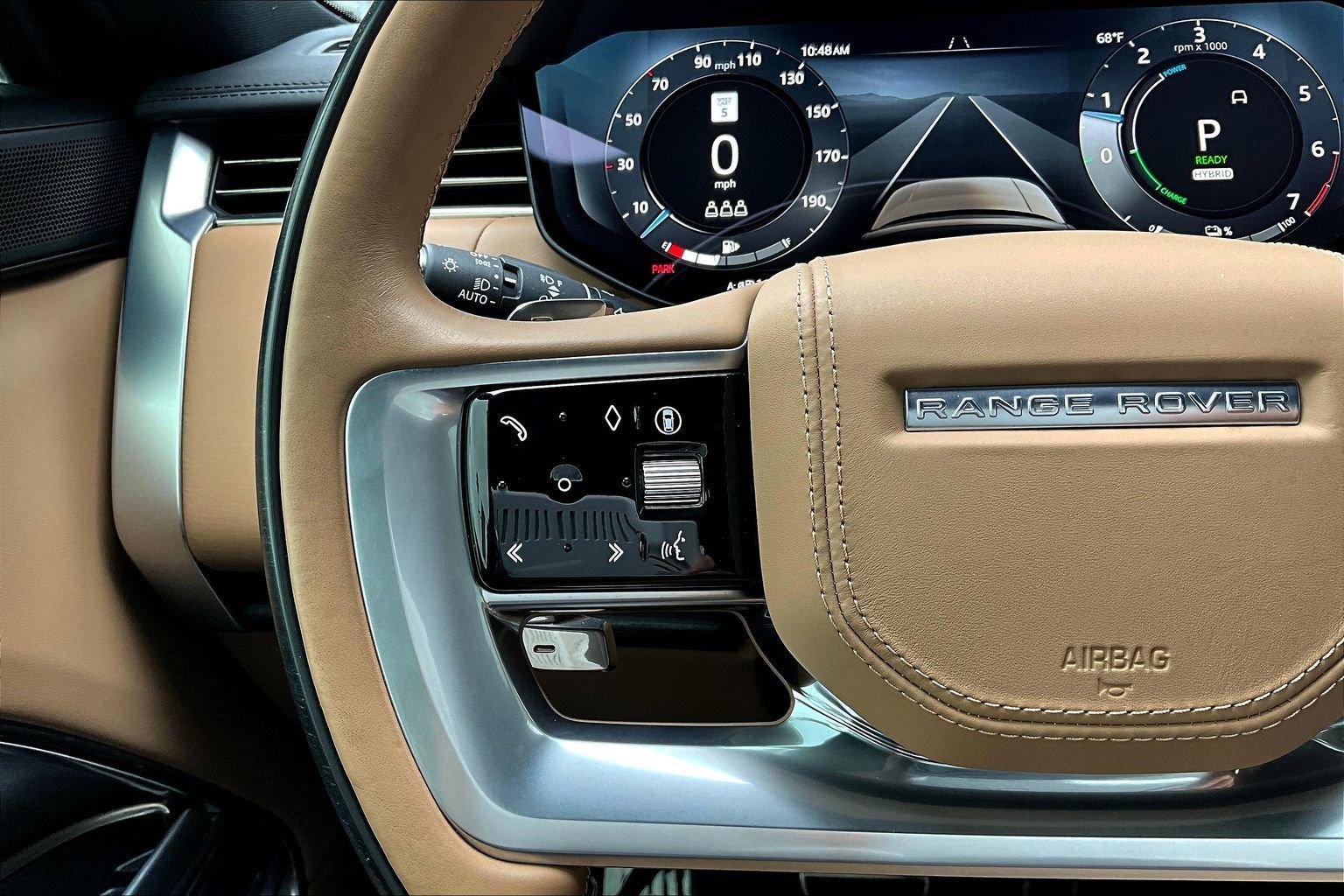 Certified 2025 Land Rover Range Rover SE AWD/4WD image 17