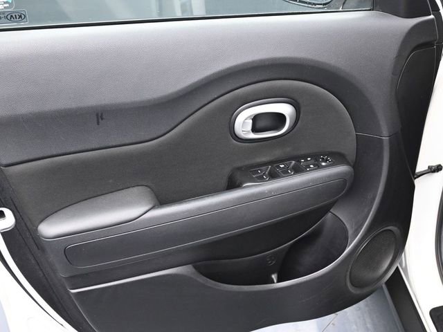 Used 2015 Kia Soul image 9