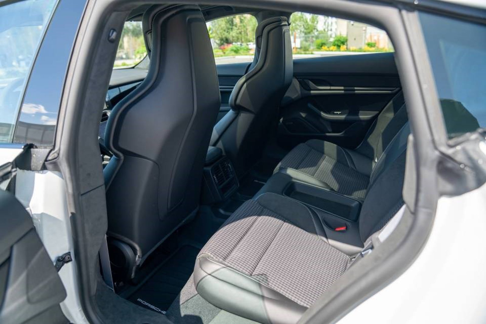 New 2026 Porsche Taycan 4S AWD/4WD image 23