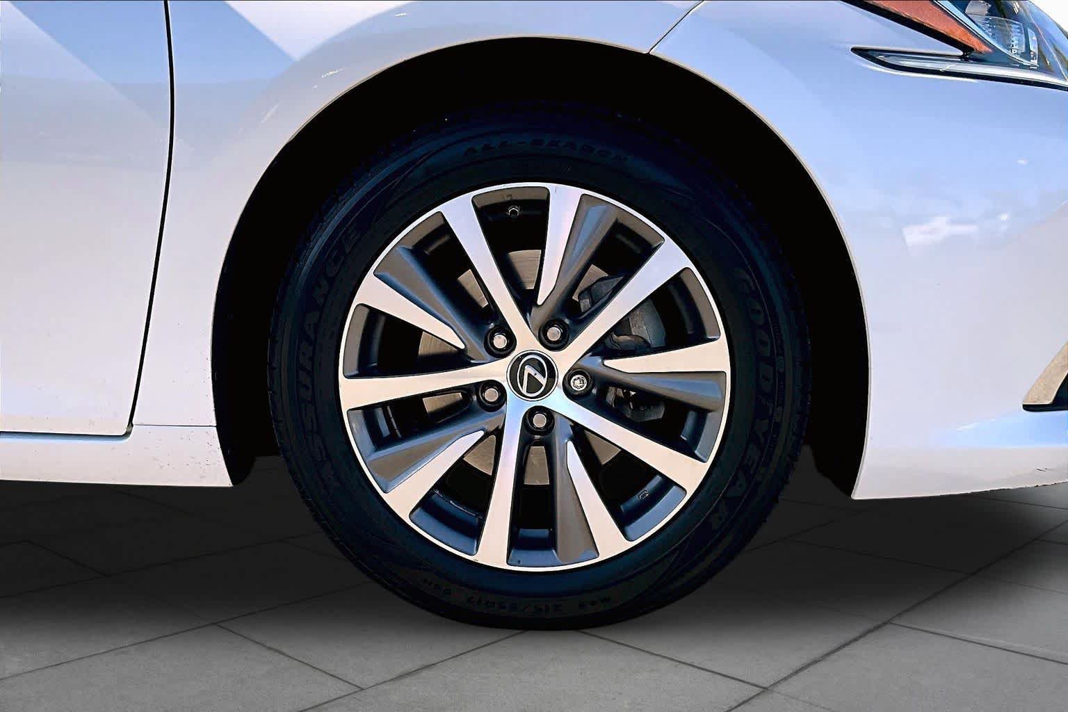 Used 2019 Lexus ES 350 w/ Premium Package FWD image 10