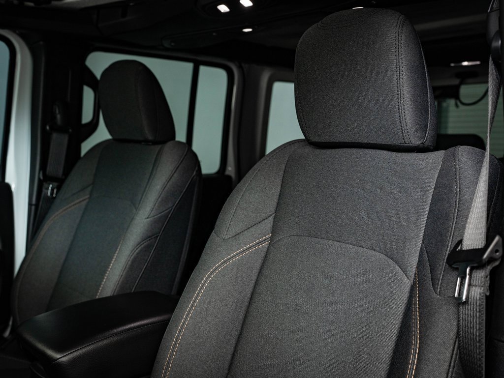 Used 2024 Jeep Wrangler Unlimited image 24