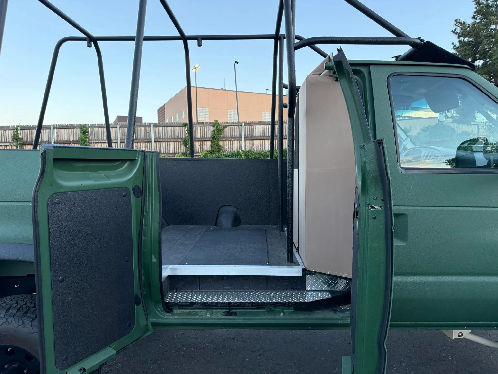 Used 2006 Ford E-250 and Econoline 250 RWD image 18