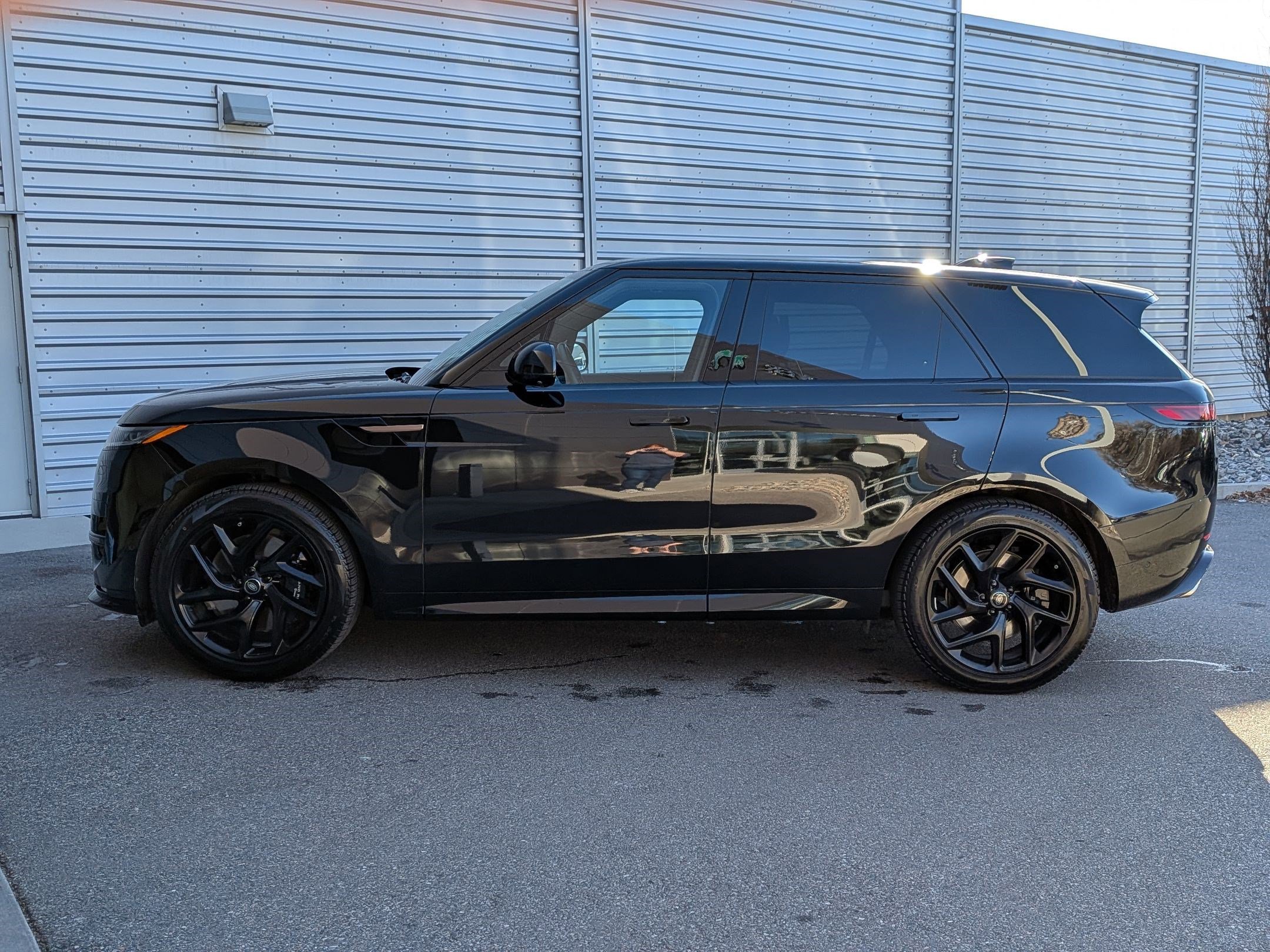 Used 2025 Land Rover Range Rover Sport Dynamic SE image 11