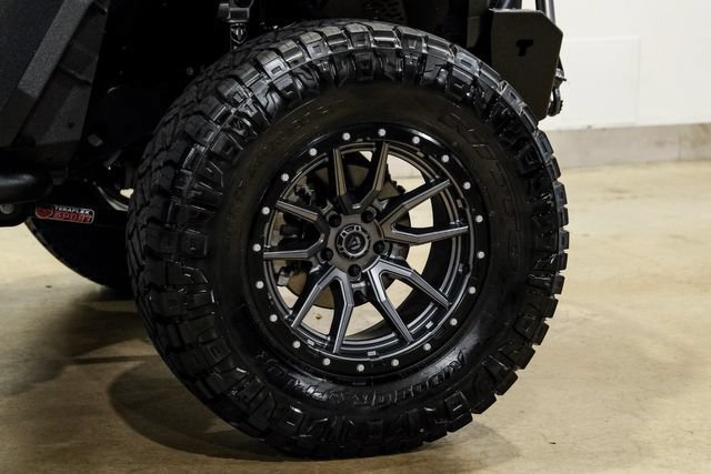 Used 2025 Jeep Gladiator Rubicon w/ Safety Group AWD/4WD image 36