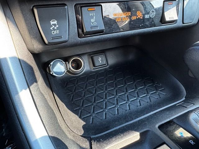 Used 2021 Toyota RAV4 XLE w/ Convenience Package image 13