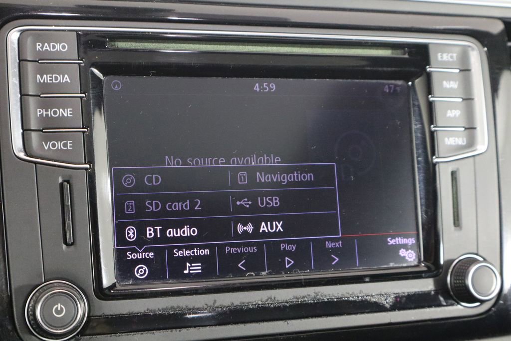 Used 2019 Volkswagen Beetle 2.0T S FWD image 28