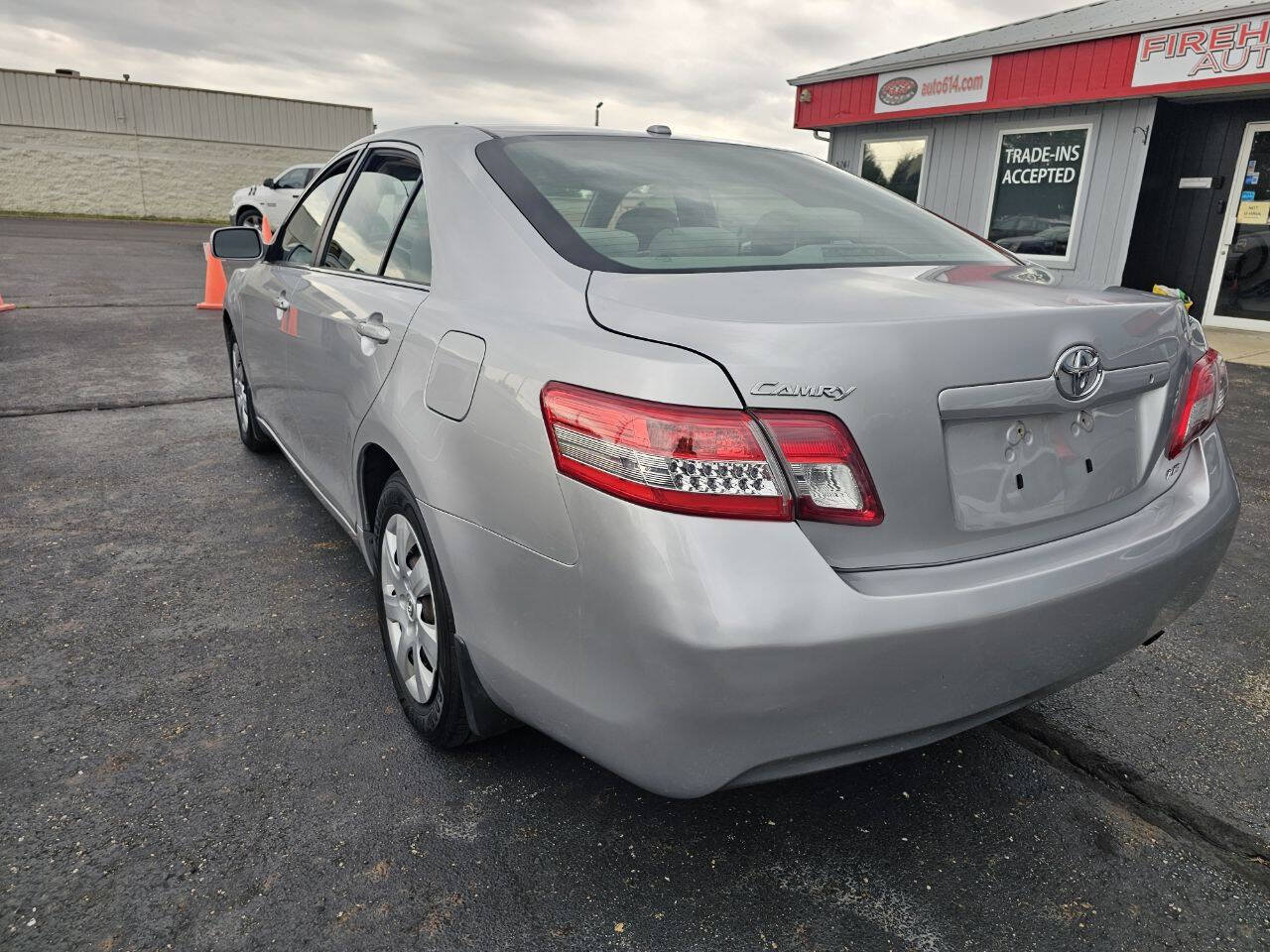 Used 2010 Toyota Camry LE FWD image 8