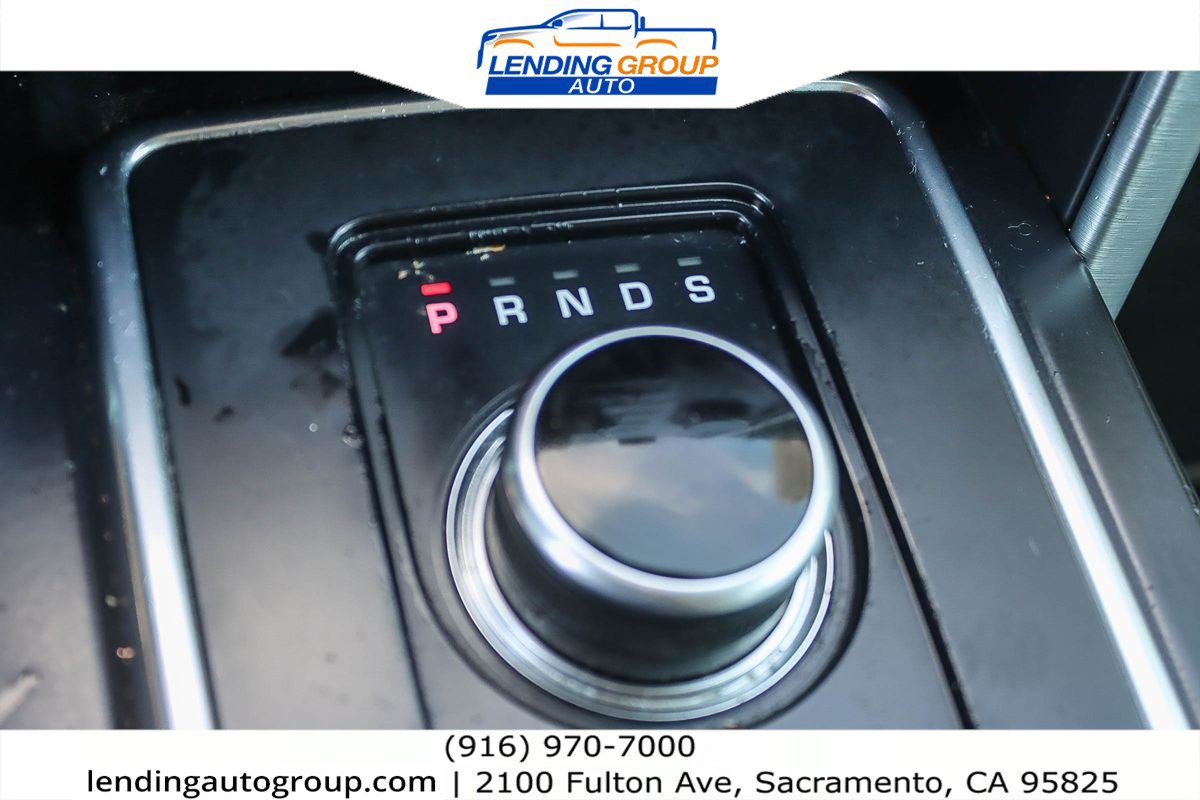 Used 2018 Land Rover Discovery Sport SE image 17