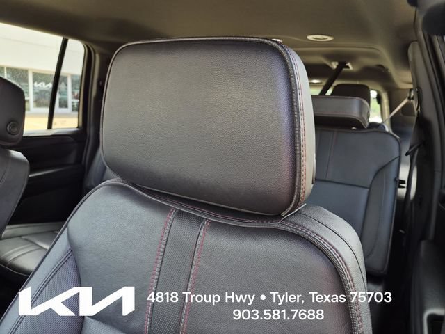 Used 2023 Chevrolet Suburban RST w/ Luxury Package RWD image 24