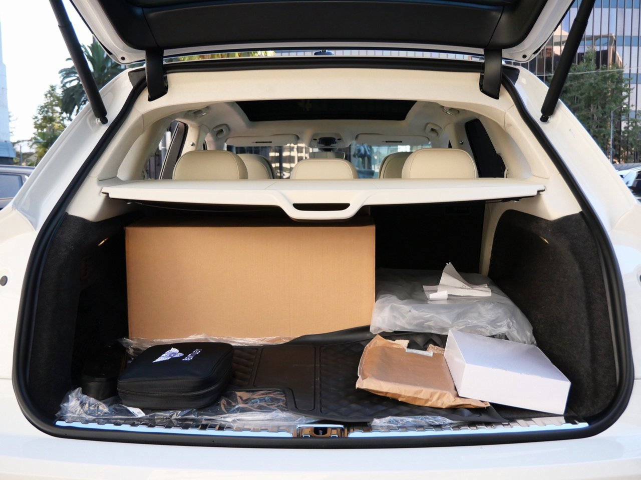 New 2025 Bentley Bentayga Plug-In Hybrid image 22