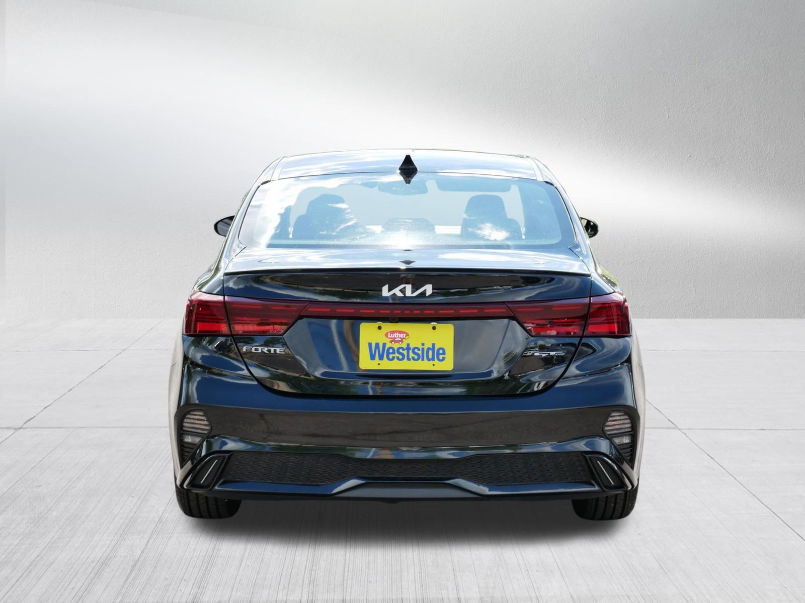 Used 2022 Kia Forte GT-Line w/ GT-Line Premium Package FWD image 6
