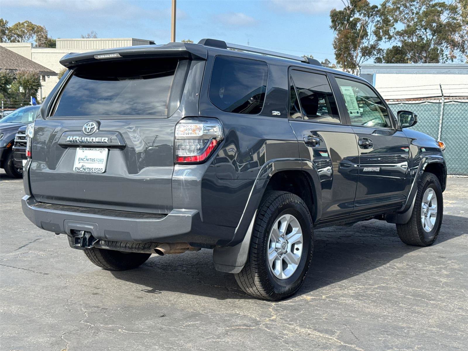 Used 2024 Toyota 4Runner SR5 AWD/4WD image 11