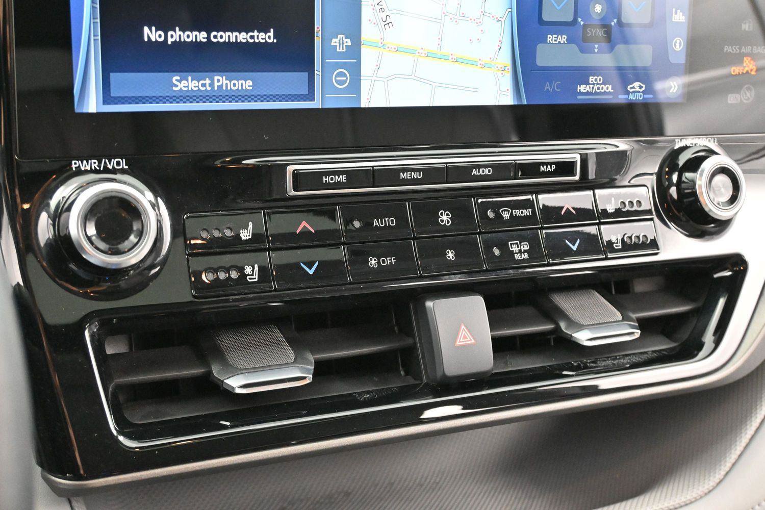 Used 2021 Toyota Highlander Limited AWD/4WD image 24