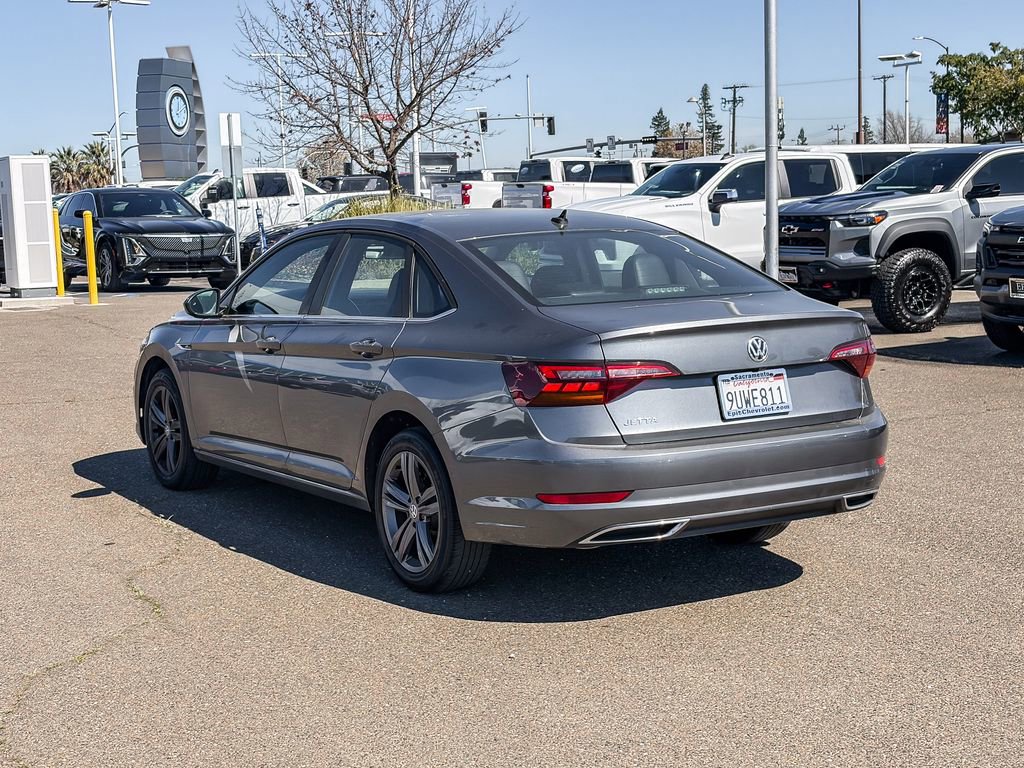 Used 2019 Volkswagen Jetta R-Line w/ R-Line Cold Weather Package image 2