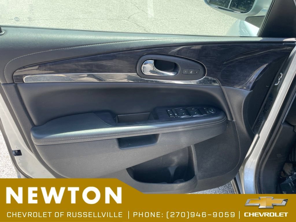 Used 2017 Buick Enclave Leather FWD image 8