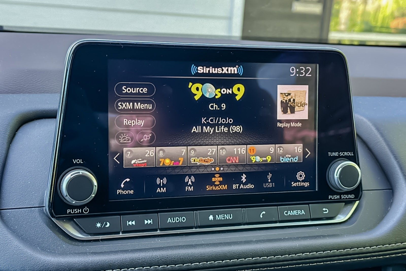 Used 2023 Nissan Rogue SV image 36