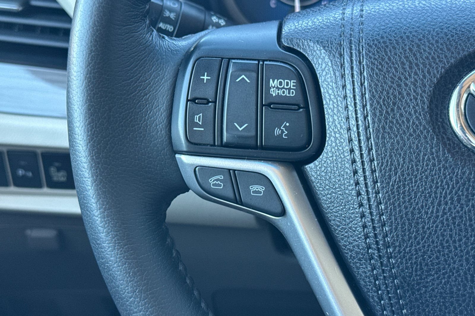 Certified 2016 Toyota Sienna XLE w/ XLE Navigation Package FWD image 30
